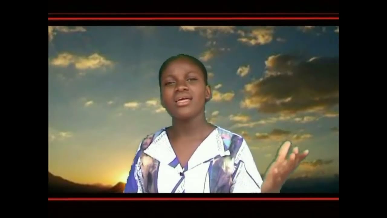 PASTOR DANDA DE CABINDA ANGOLA CANTA COMO É BOM. COMBIEN IL EST BON