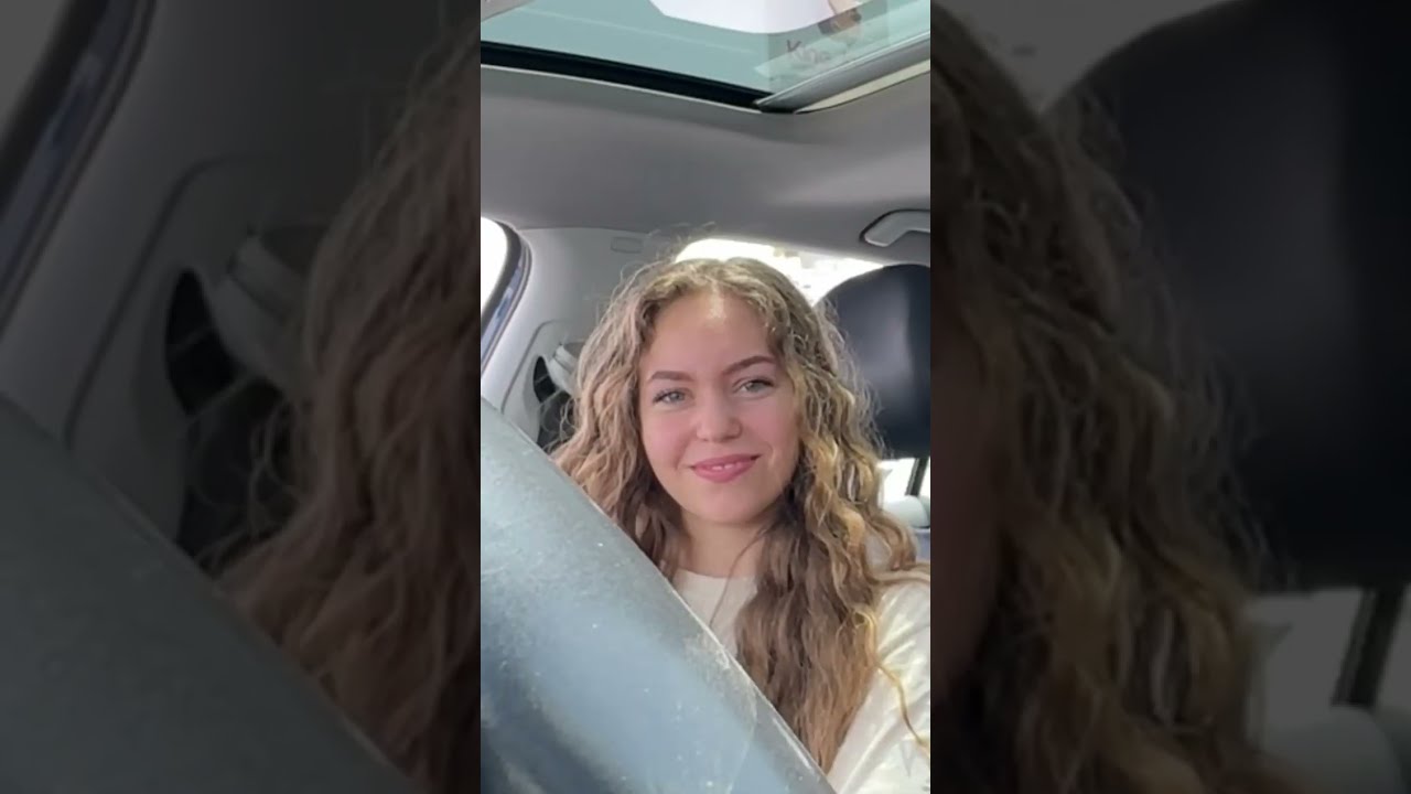 فاجئني عبد الاله بالكادوات لي جاب ليا من مراكش