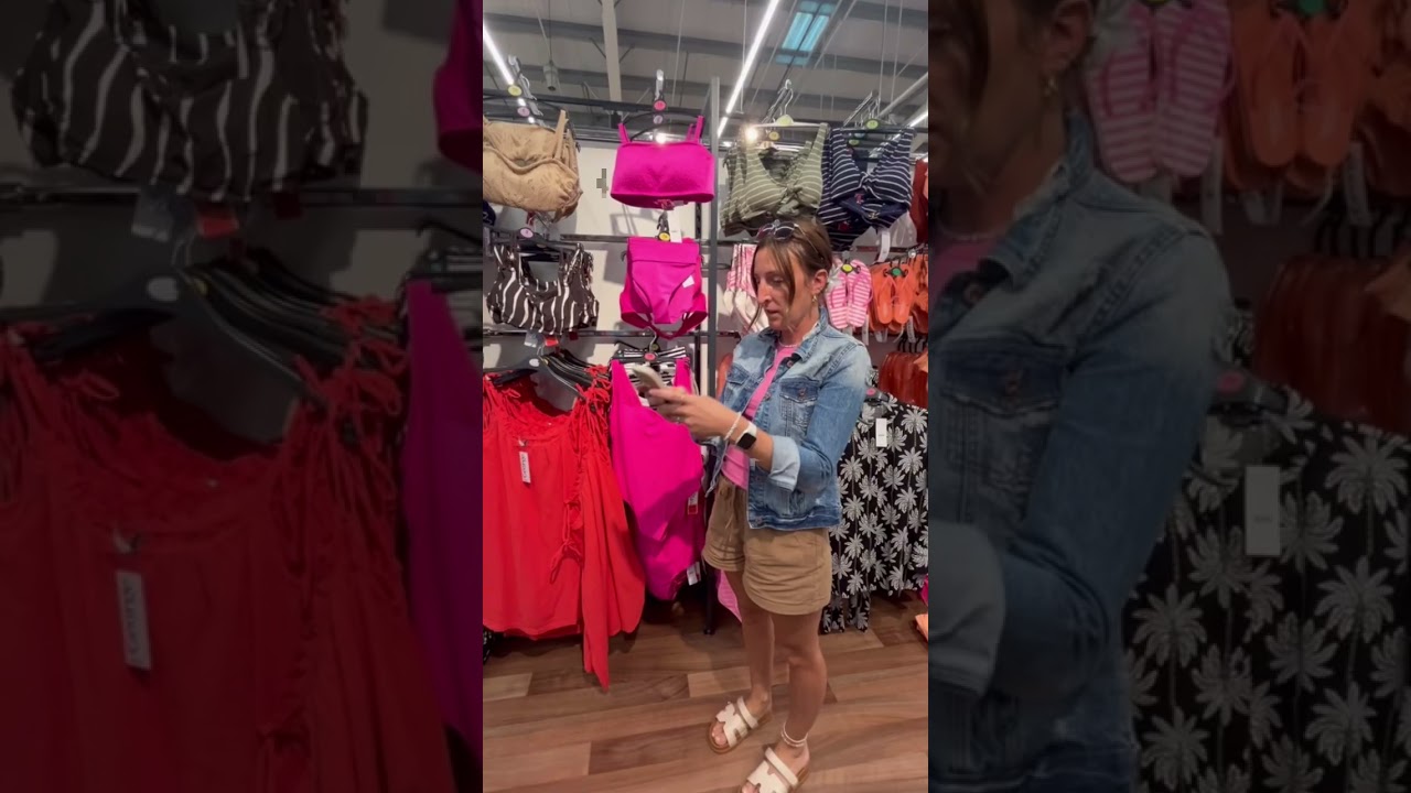 When a last minute holiday calls, you answer… even if it’s in aisle 3 at Iceland ✈️🏨