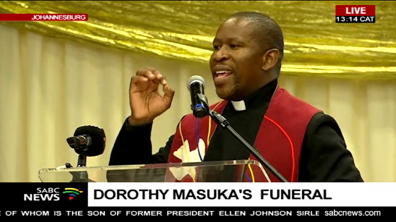 Rev Vusi Vilakati delivers sermon at mam Dorothy Masuka funeral