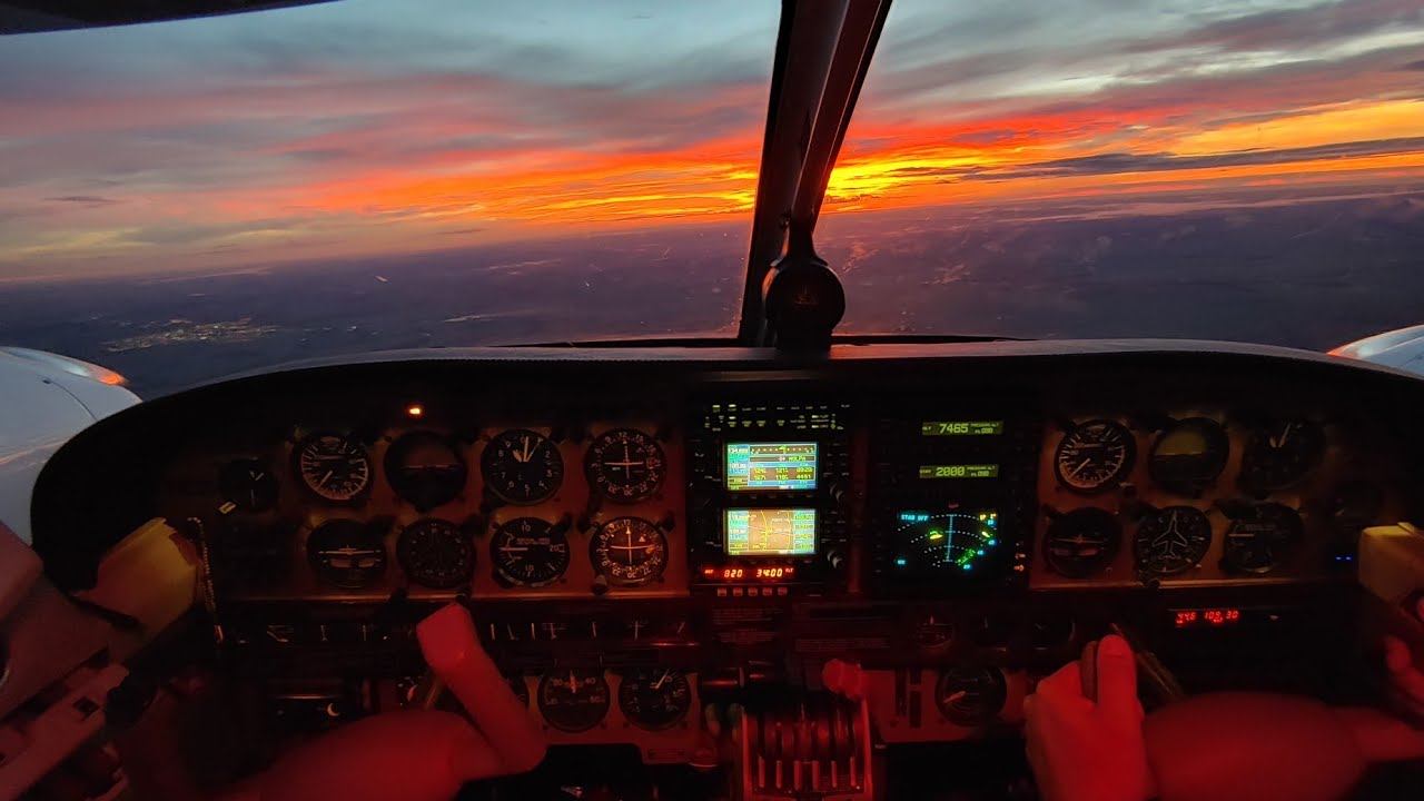 PA34 Seneca 2 IFR Cuiabá to Goiânia Sunrise