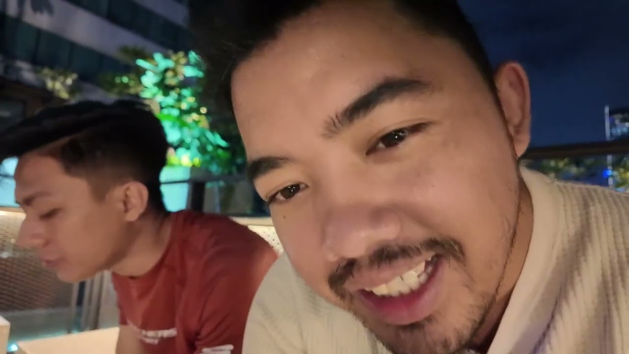 Kopi Tuku dan Taman Gedung Tertinggi Selatan Bumi #Vanvlog10
