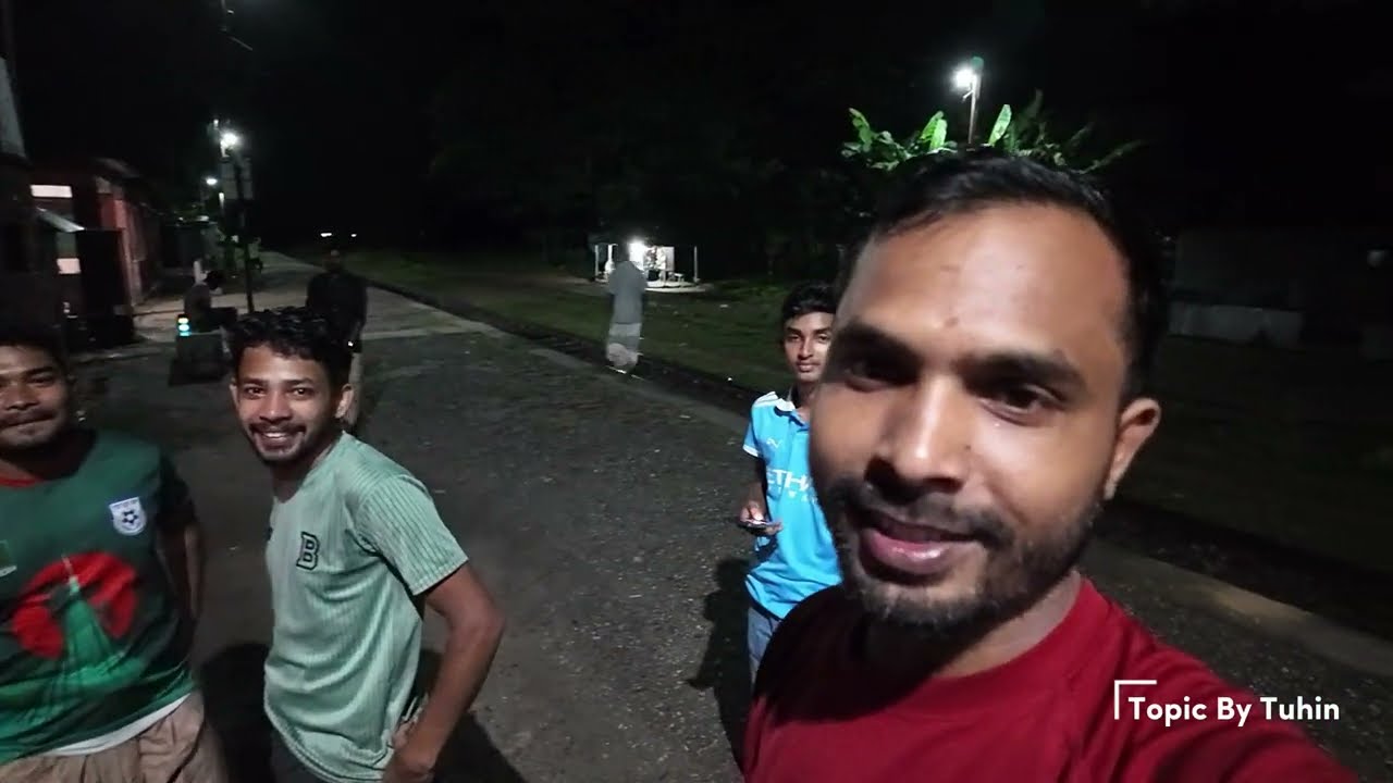 বৃষ্টিভেজা রাতে খিচুড়ি আড্ডা 🌧️🍲