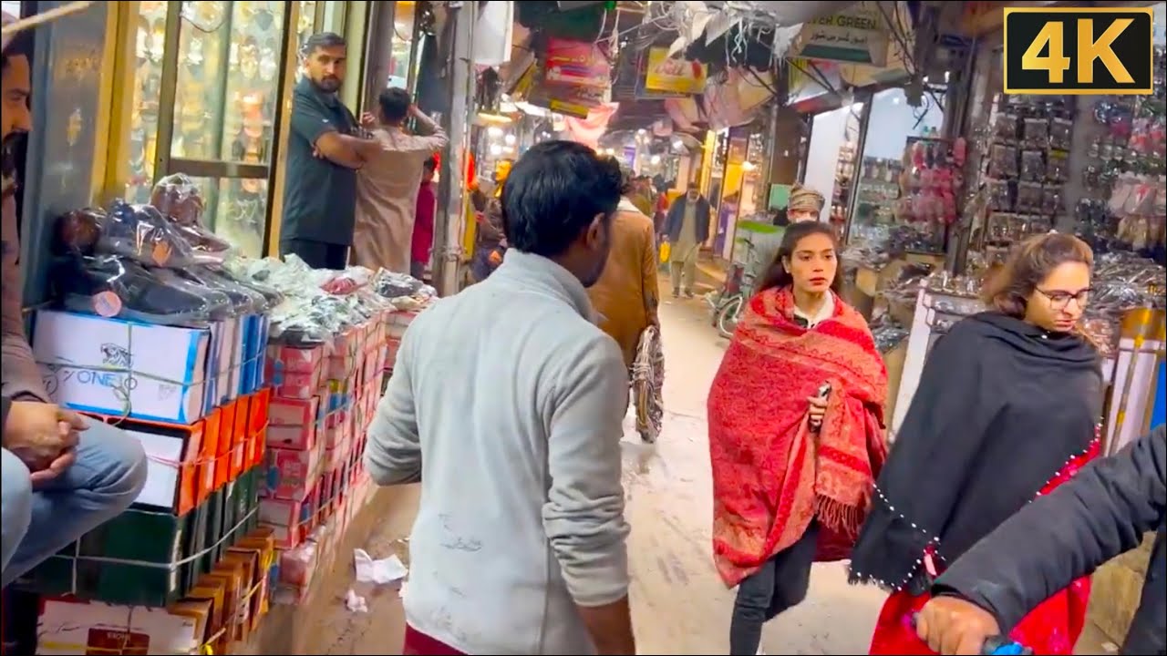 Inside Lahore’s Moti Market 🇵🇰 | Bustling Street Life of Pakistan in 4K