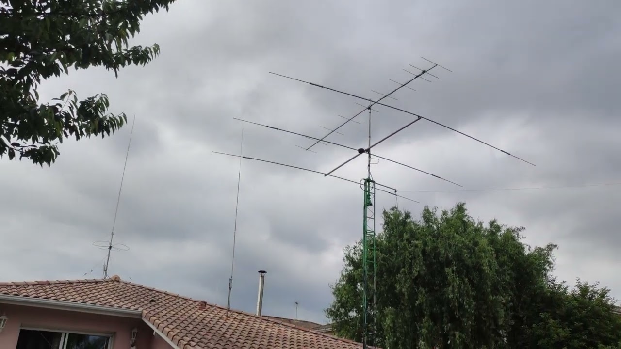 TRI-BAND BEAMS TET-EMTRON TE-33     (14mhz/21mhz/28mhz)