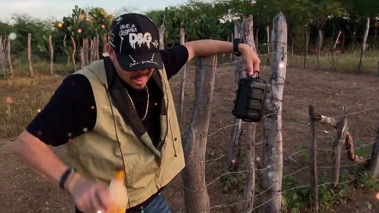 BONDE  DOS  PLAYBOYS - LINDA MULHER ( Clipe Oficial )