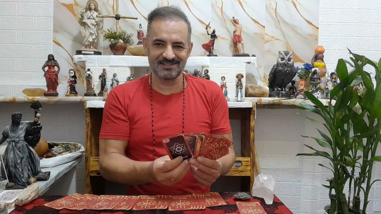 DONA MARIA PADILHA  O(a) SER DE LUZ PENSA EM VOLTAR? HÁ ALGO QUE NOS IMPEDE? #tarot #amor#revelações