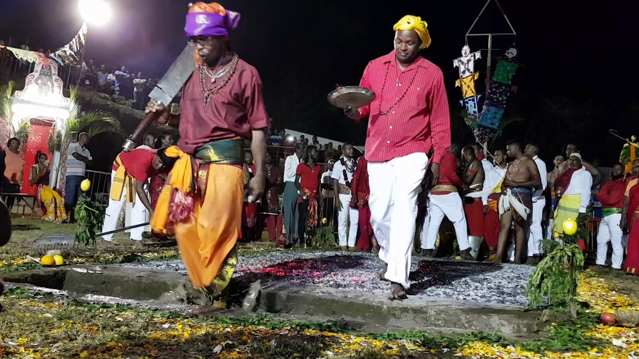 Marche sur le feu chez la famille Nadal Saint-Louis 2017