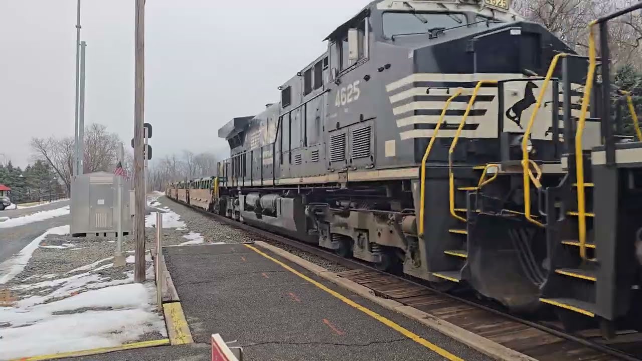 Norfolk Southern #4760 leads an 86 car manifest at Lewistown, PA (02/16/2026)