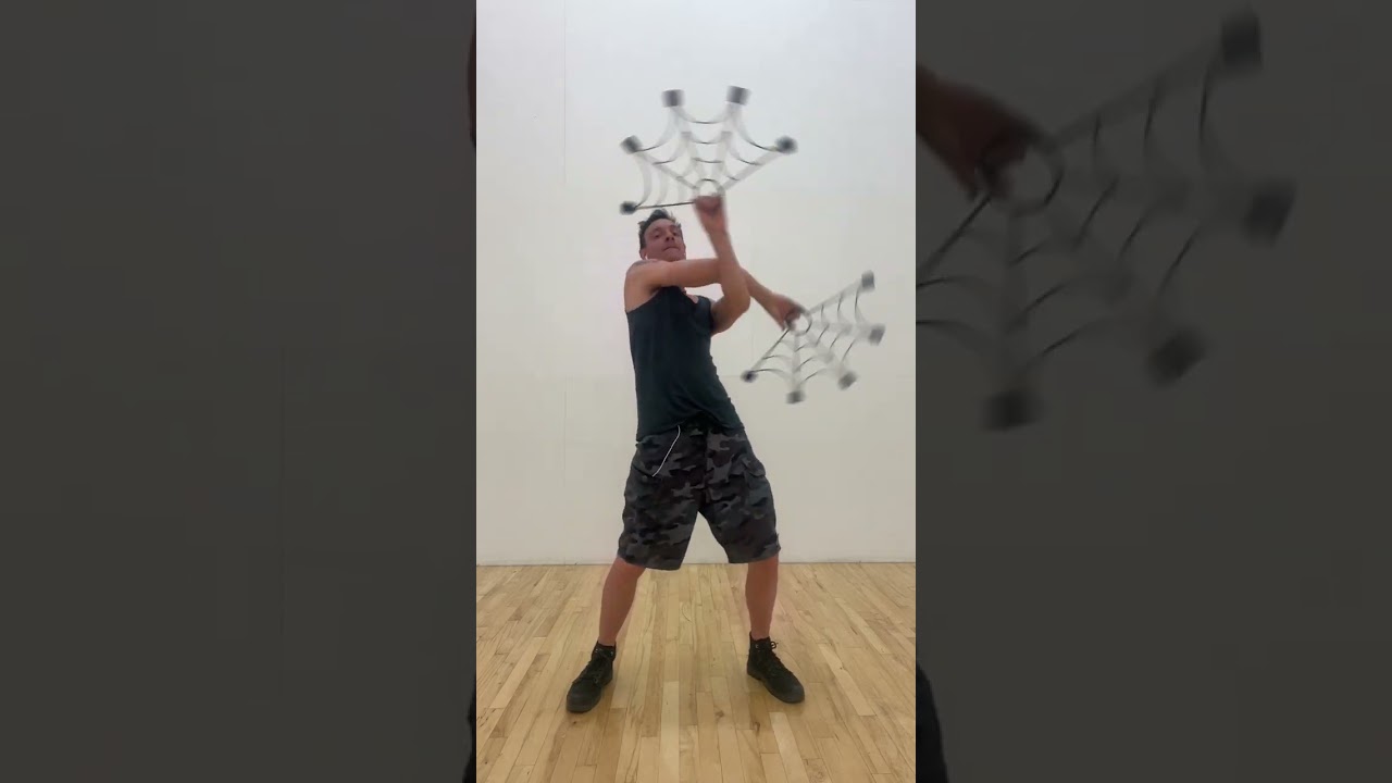 Fire Fans Tutorial - basic Crosser & Variation (hug weave)