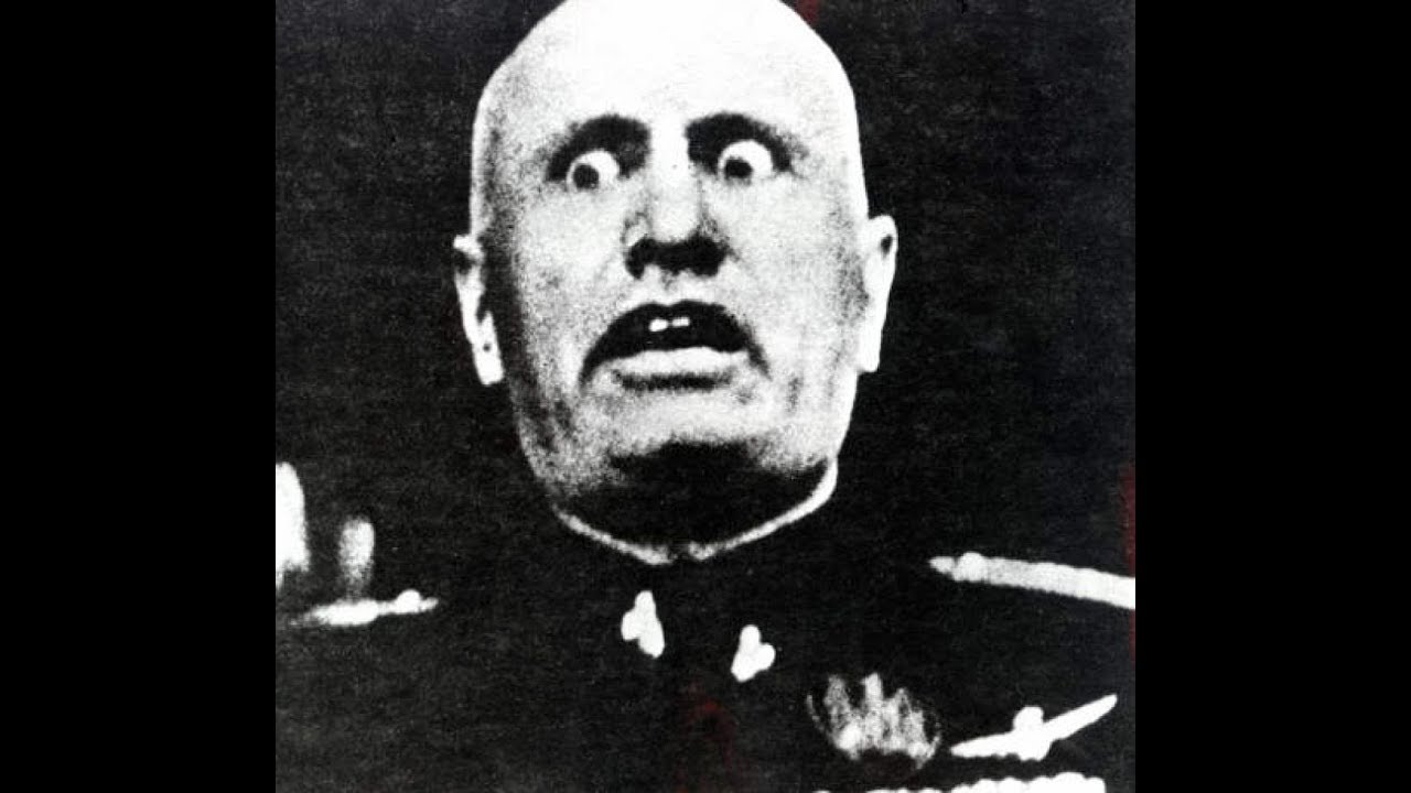 Mussolini invades greece