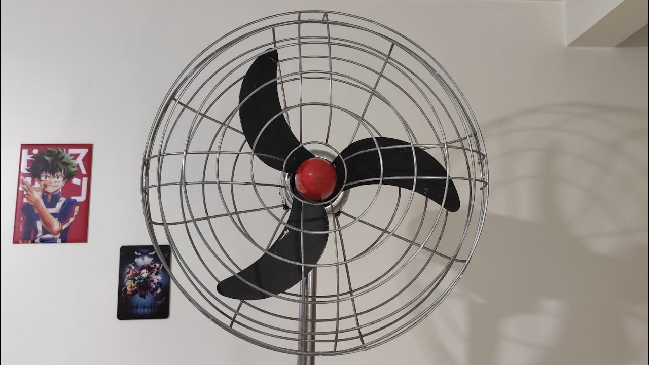 Ventilador antigo de coluna Cirrus