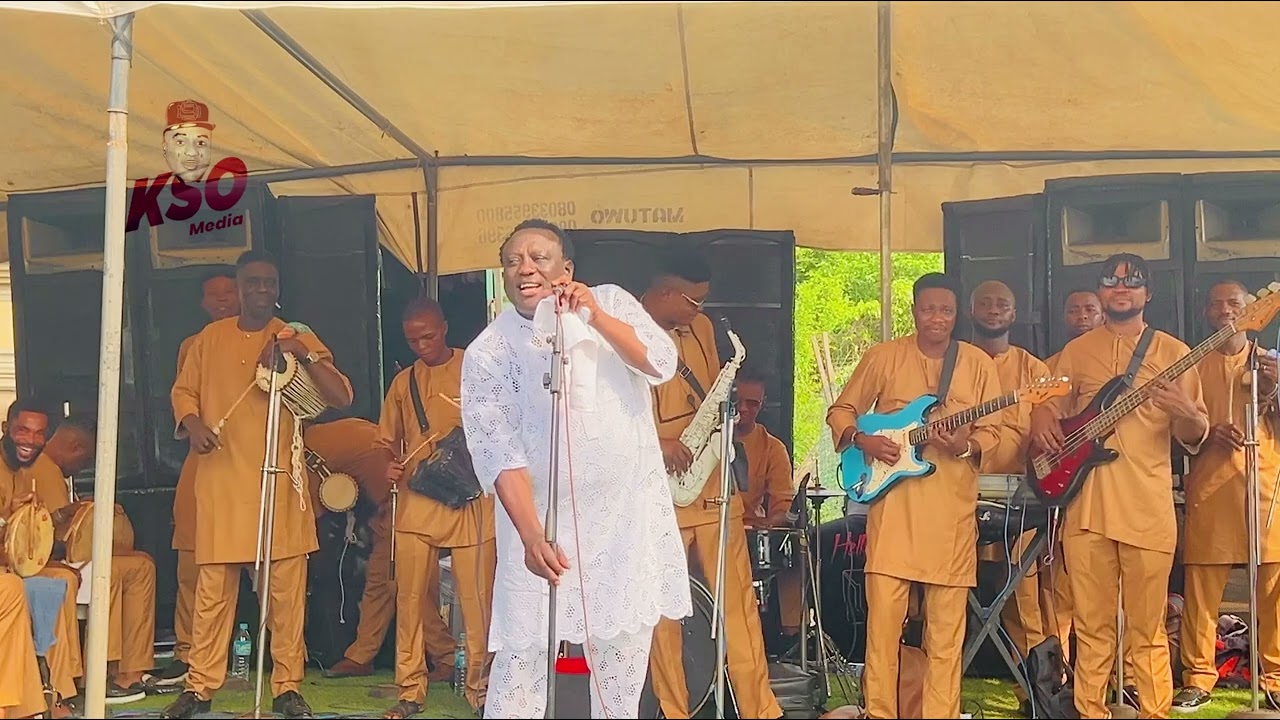 Watch King Osupa performance at Isara, as OBA ORIN specially recognized one of Pasuma’s fans