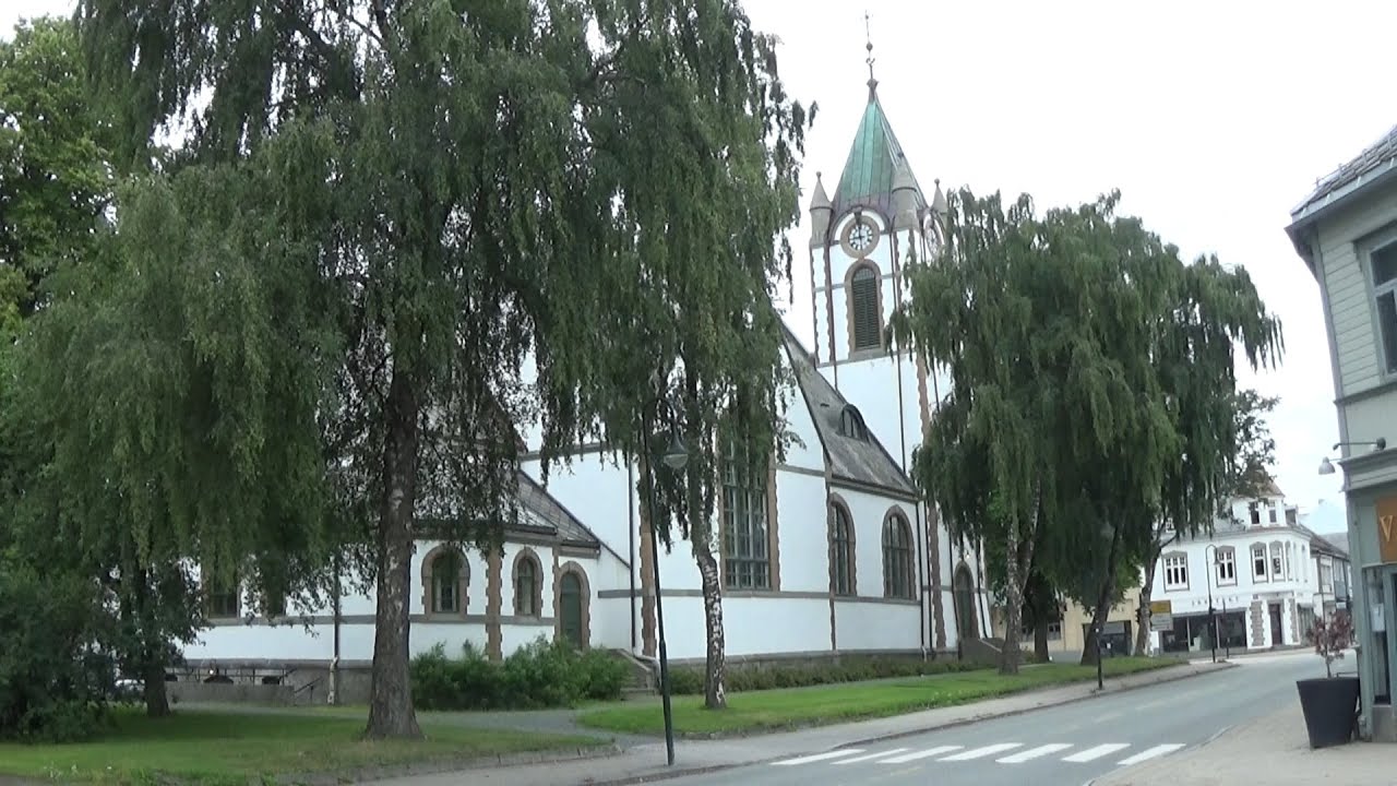 Kirkene i Levanger - før og nå