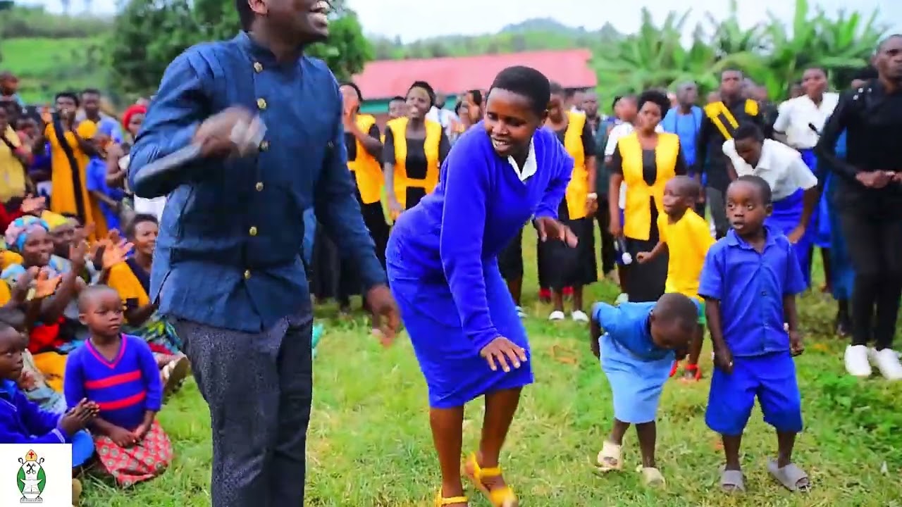 ICARA WIGE UKO BATAMBIRA IMANA WENDA UMWITERO UGWE NKA DAWIDI(BISIKA Parish)