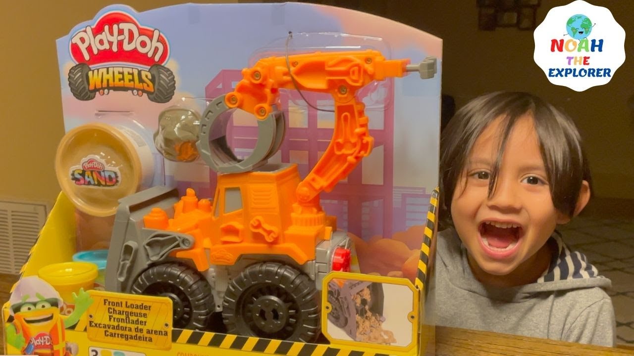 PLAY DOH Wheels Construction | Pretend Play with Play-Doh Wheels Construction | Wheels Front Loader