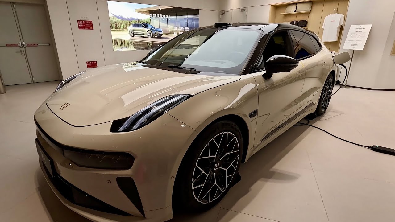 Unveiling Innovation: Chinese electric cars at MixC supermarket in Guiyang, China! / 4K