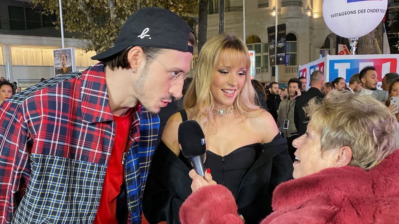 DANIELLE ENFLAMME LE TAPIS ROUGE