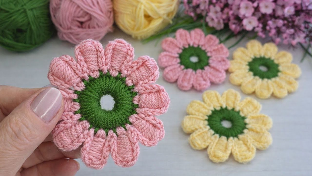 Gorgeous crocheted flower knitting motif making 🌸#crochet #knitting #tığişi 