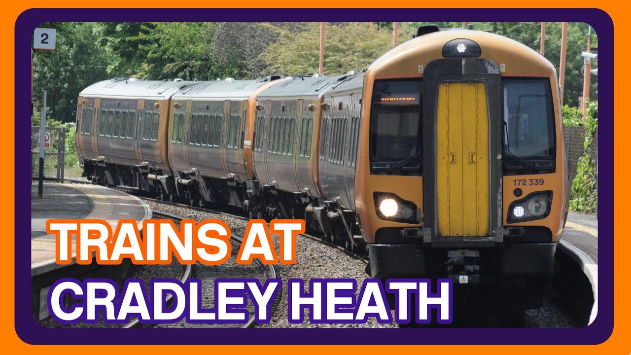 Trains at Cradley Heath railway station 22 05 2023