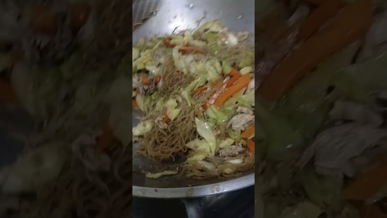 Cooking Pancit Bihon Guisado