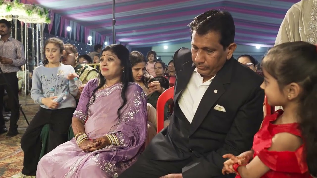 BRIDE DANCE PERFORMANCE FOR HER PARENTS & SISTER