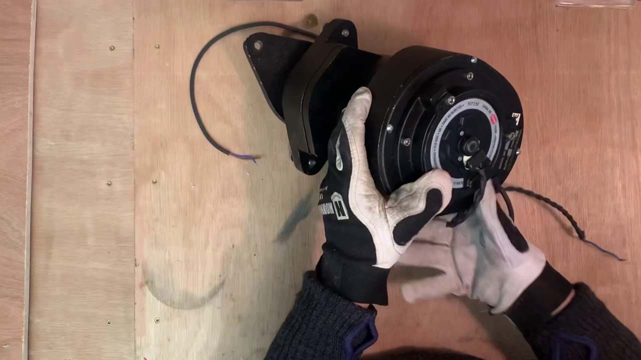 Lewmar Mamba autopilot drive Part 1: Taking apart