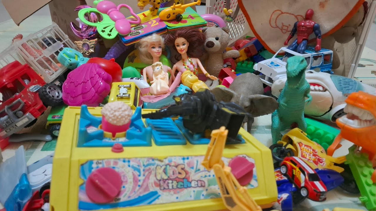 cleane up our toys asmr into cardboard box ||  Review