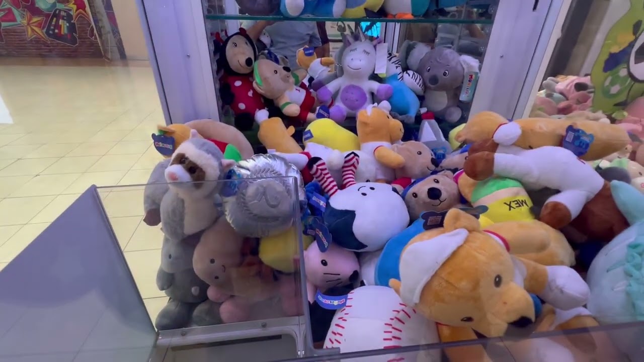 MUÑELOCOS ULTIMOS MUÑESPORTS cacería de peluches 🧸🙊 en maquina MUÑELOCOS   #influencer #fypシ゚viral
