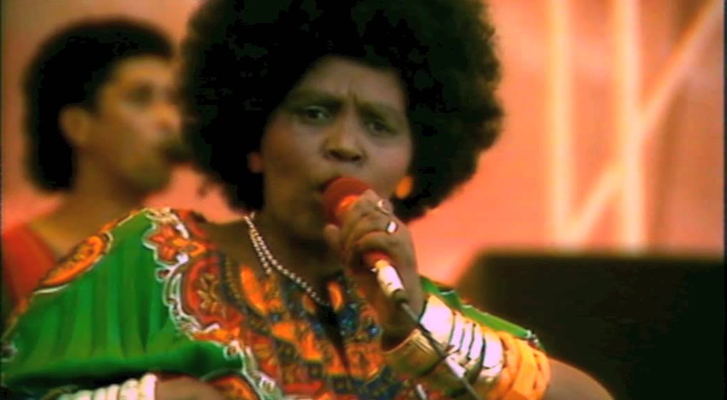 Margaret Singana - Hamba Bekhile (We Are Growing) Live at Concert In The Park)