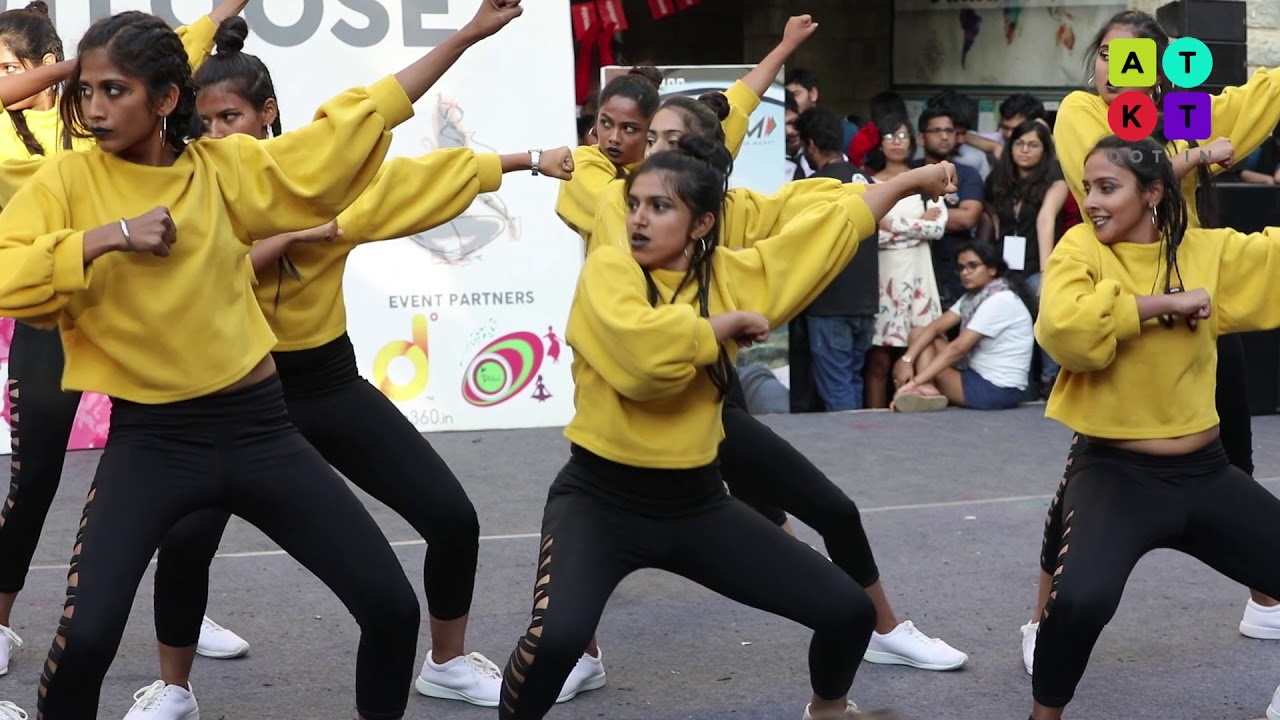 Spectacular Western Dance Routine by Mount Caramel College Girls | Unmaad 2018