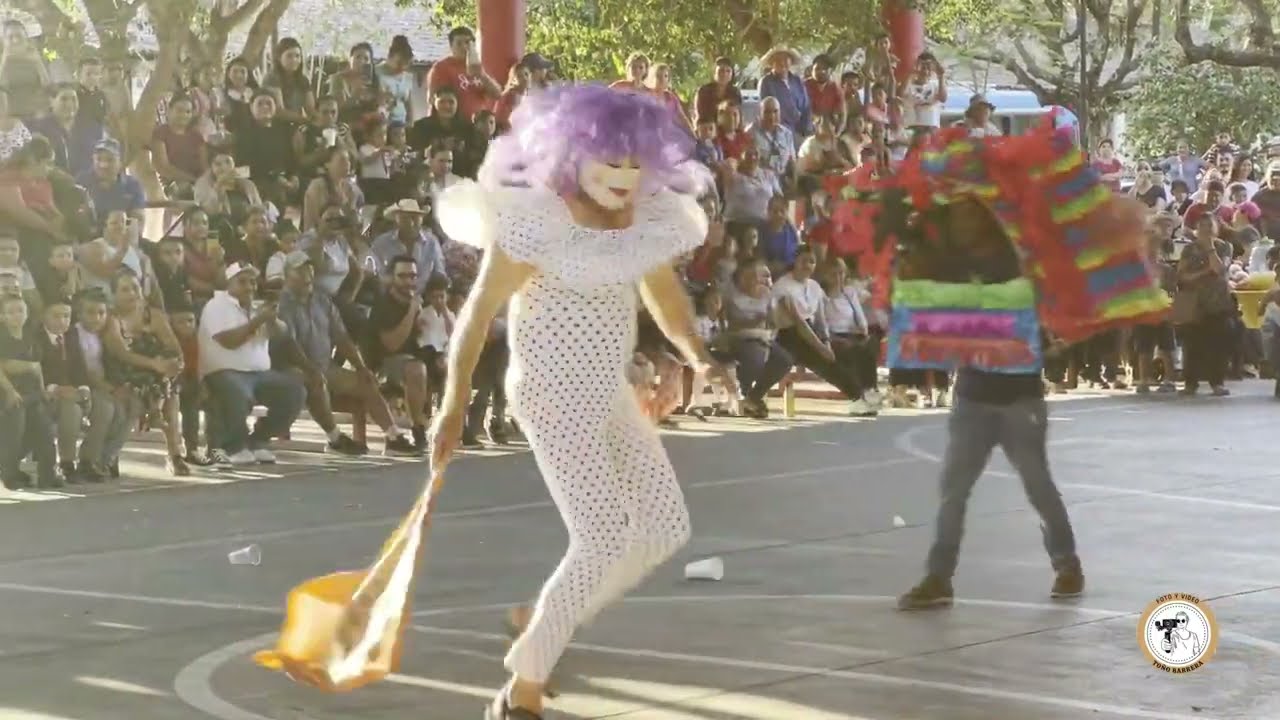 Baile del torito en Nocupétaro Mich.