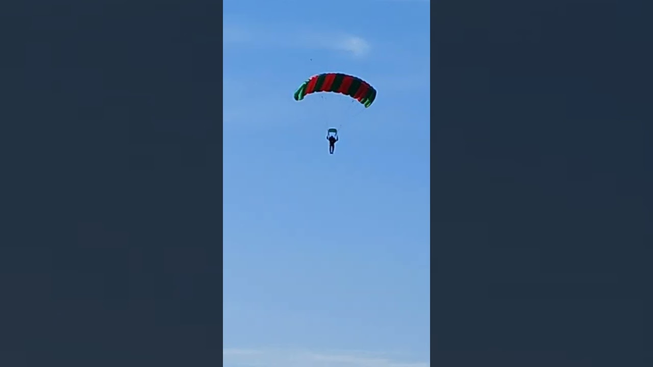 Mój pierwszy, samodzielny skok ze spadochronem... ze specjalnym udziałem Pawlaka i Kargula ☝️🤣
