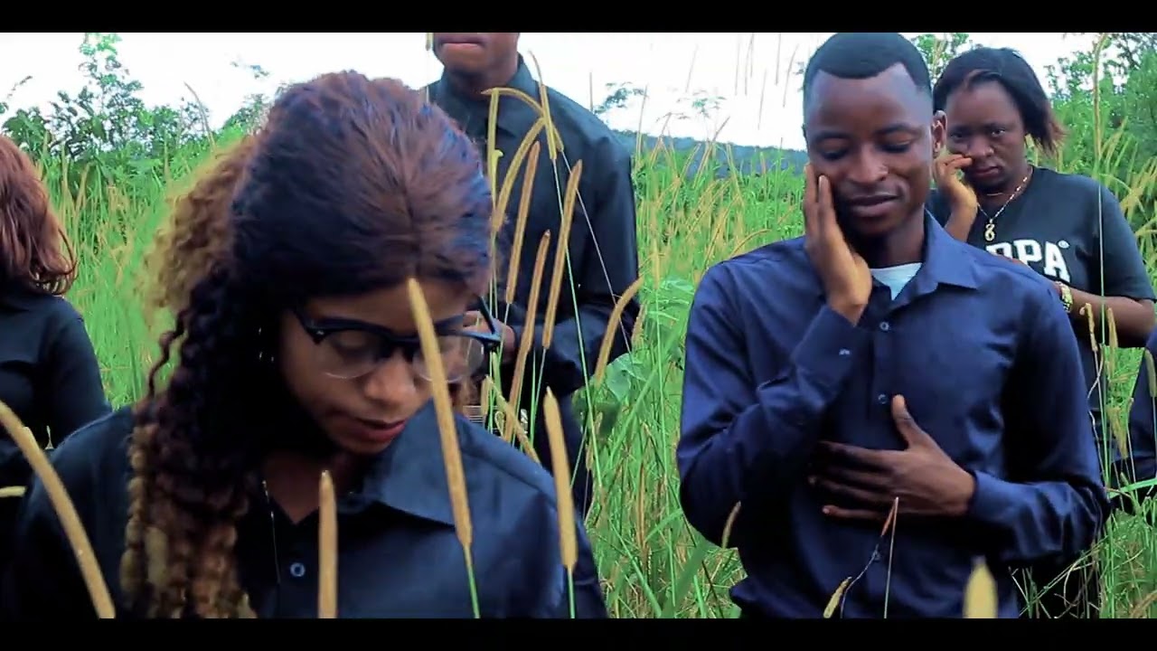 HOMMAGE MIKE MAYELE _Groupe la porte Céleste avec fr Homère mutshipayi,