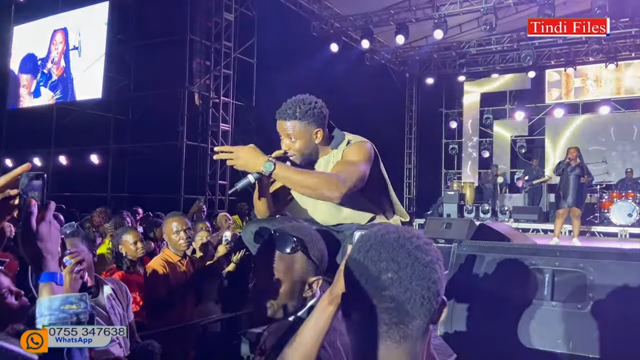 Nigerian Chike Drives Ugandan Girls crazy in alive Performance alongside Awilo Longomba in kampala