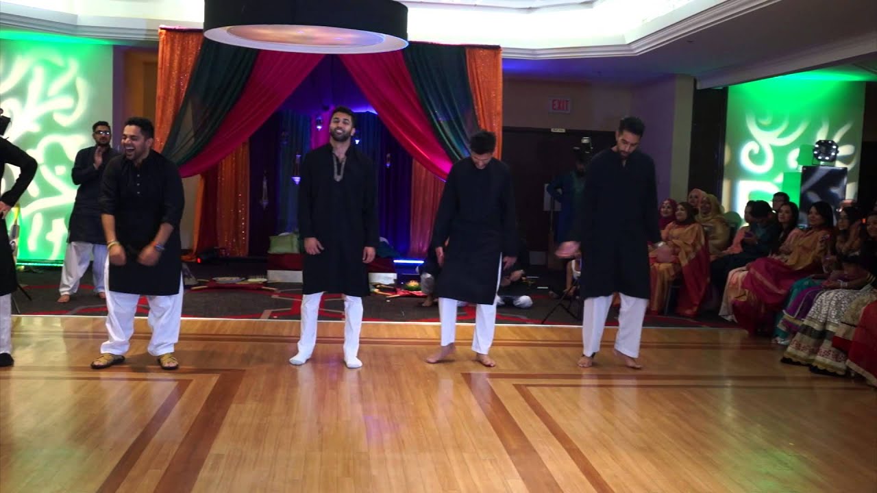 Best Mehndi Dance !!