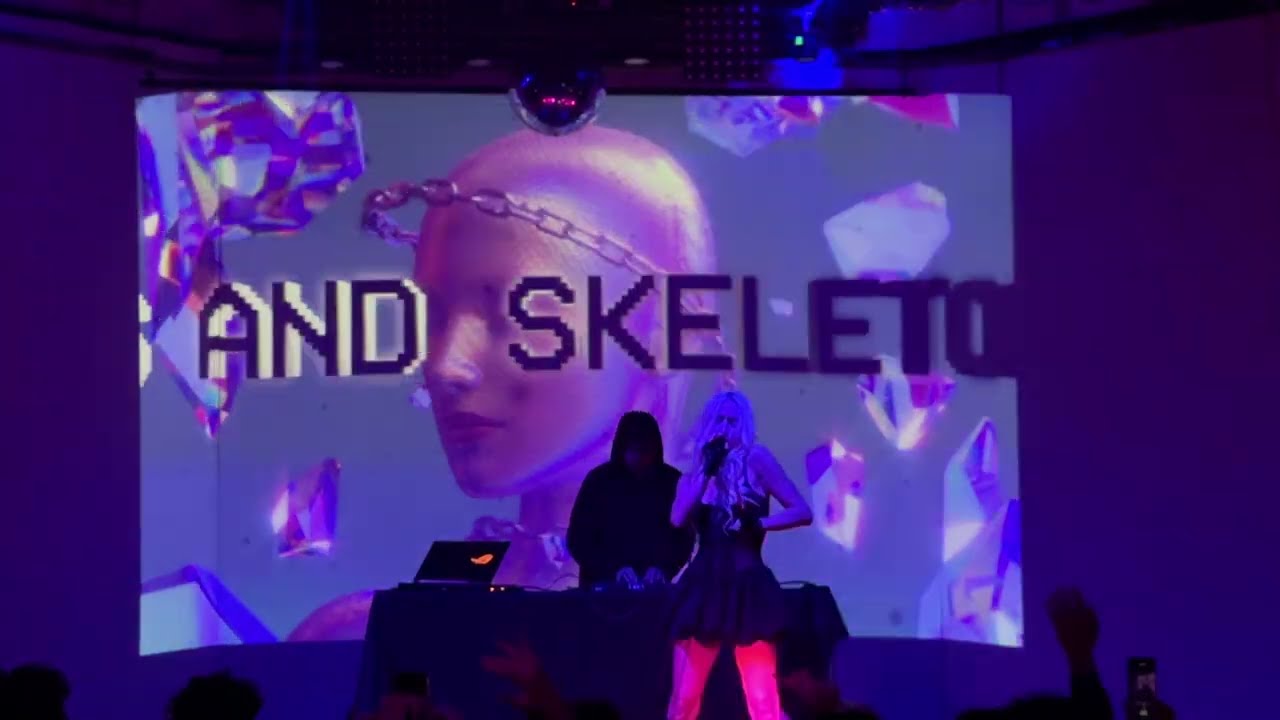 CRYSTAL CASTLES - CHAR (Sidewalks and Skeletons Remix) [with CASHFORGOLD] LIVE IN HOUSTON TX