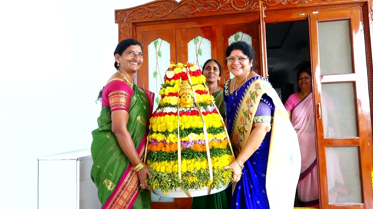 BATUKAMMA CELEBRATIONS 13/10/2023, VIGNAN HIGH SCHOOL, JAGGAYYAPET