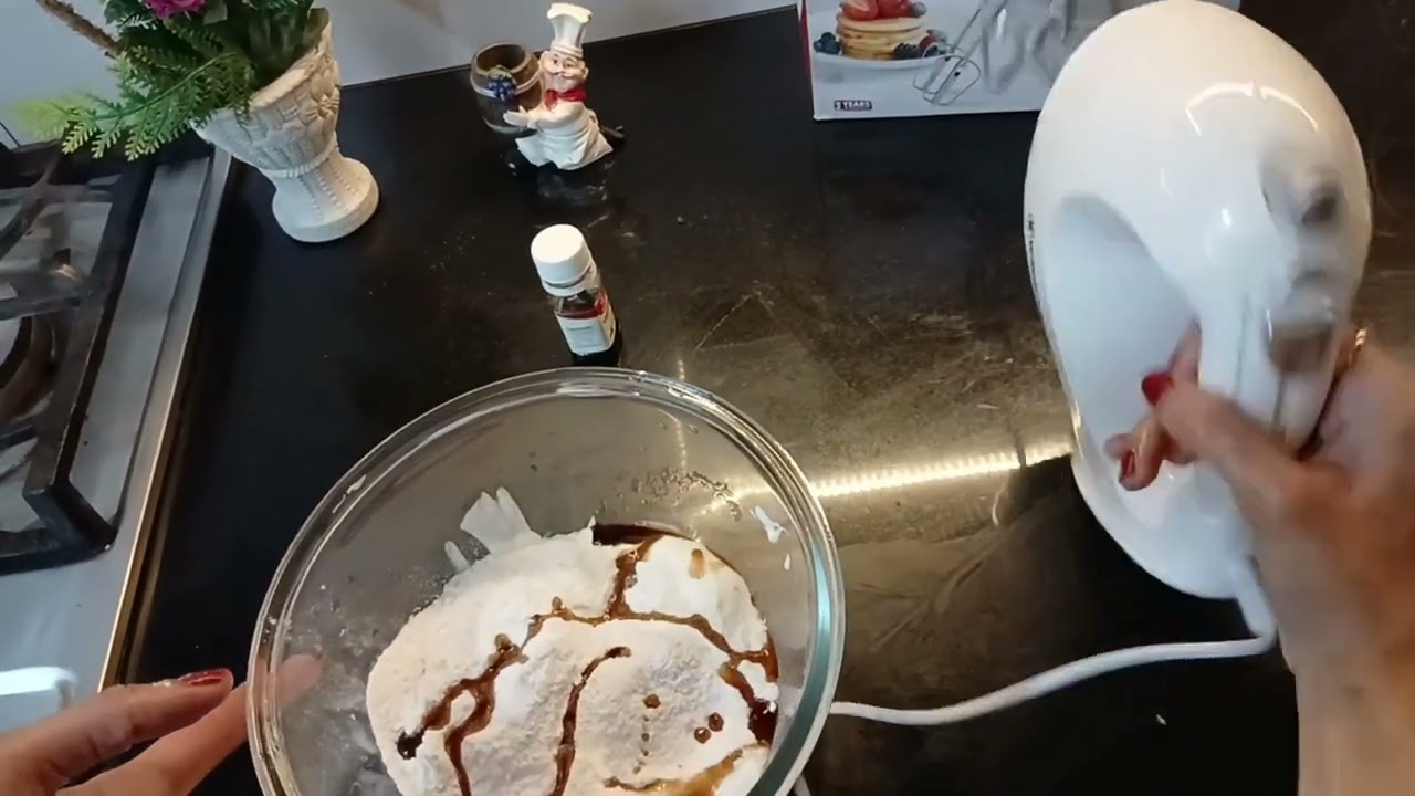 Baking oreo cake with SUMI 🎂🍰#food https://www.instagram.com/foodiel667?igsh=MW9zMnBmb2g1NmQ4Nw==