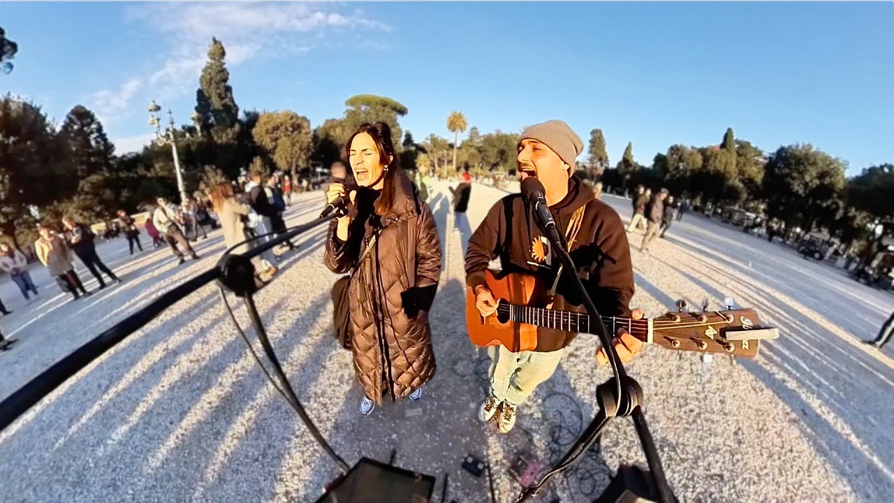 Una SCONOSCIUTA mi chiede di cantare ‘Acqua e Sale’… e lascia tutti SENZA PAROLE!