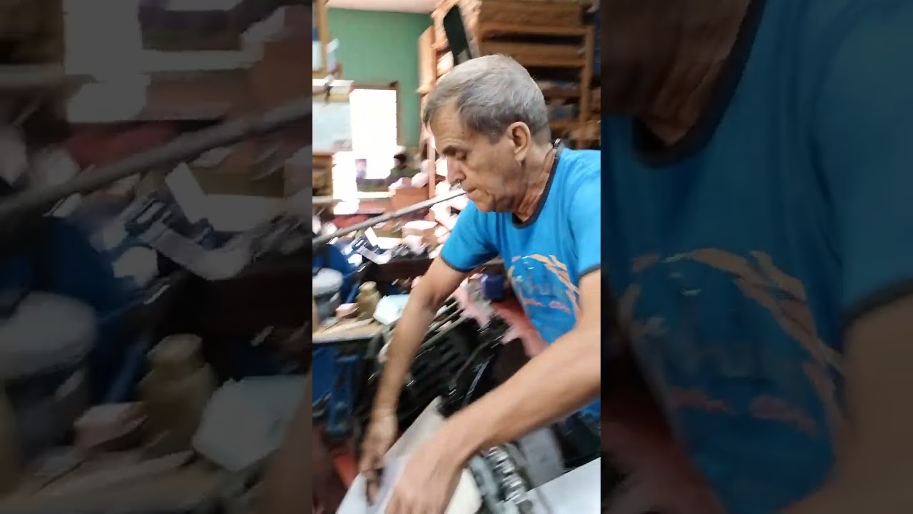 @rezengrafica Meio corte em adesivos na Heidelberg de leque