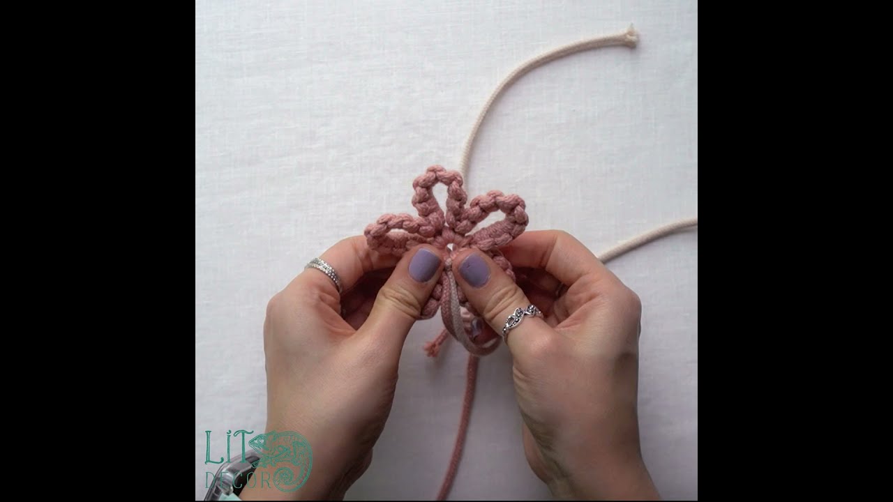DIY Macrame Flower Keychain Free Tutorial by LIT decor #shorts #macrame #tutorial #beginner