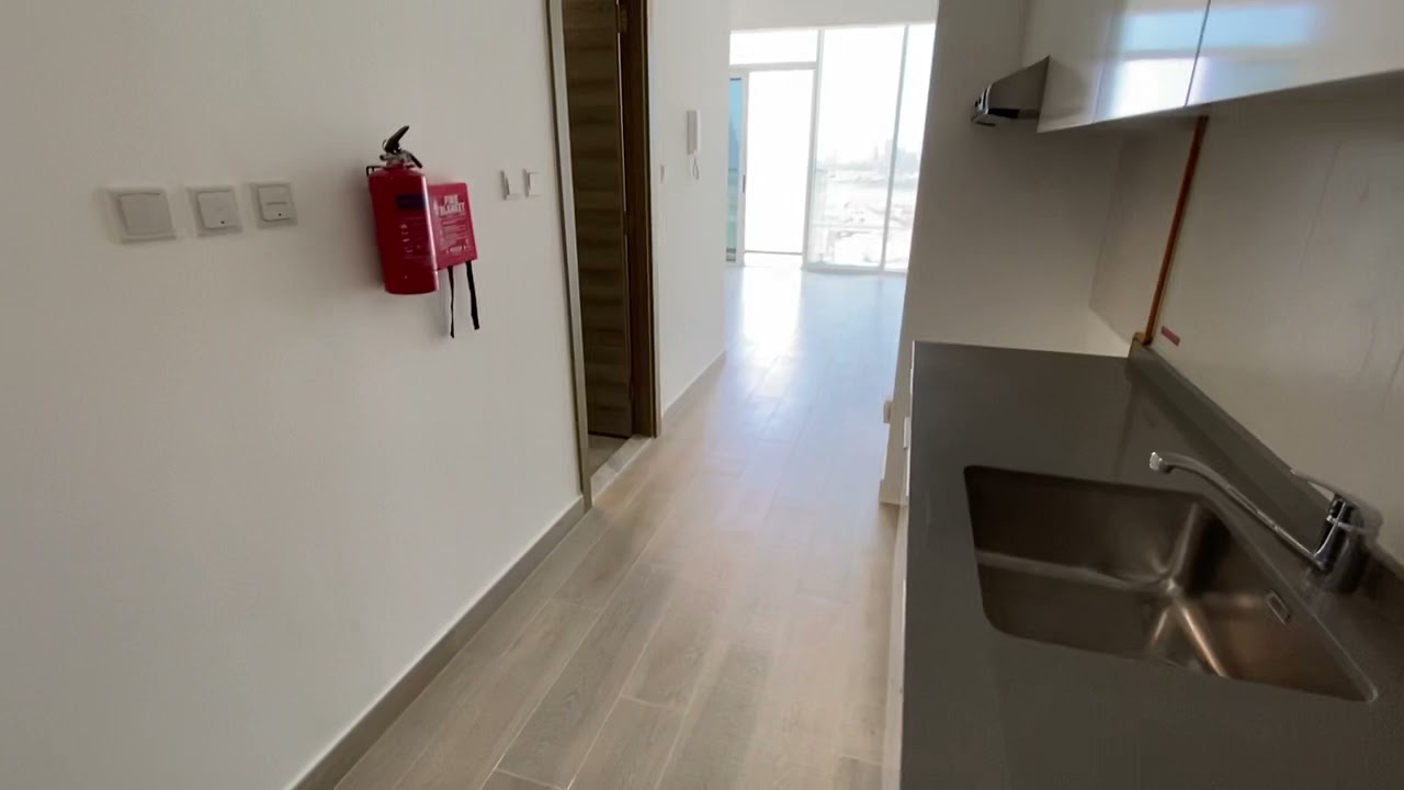 Studio in Bloom Tower JVC