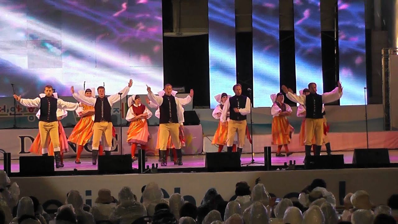 MLADINA - chodská HYJTA - finále World Dance festival Cheonan 2013
