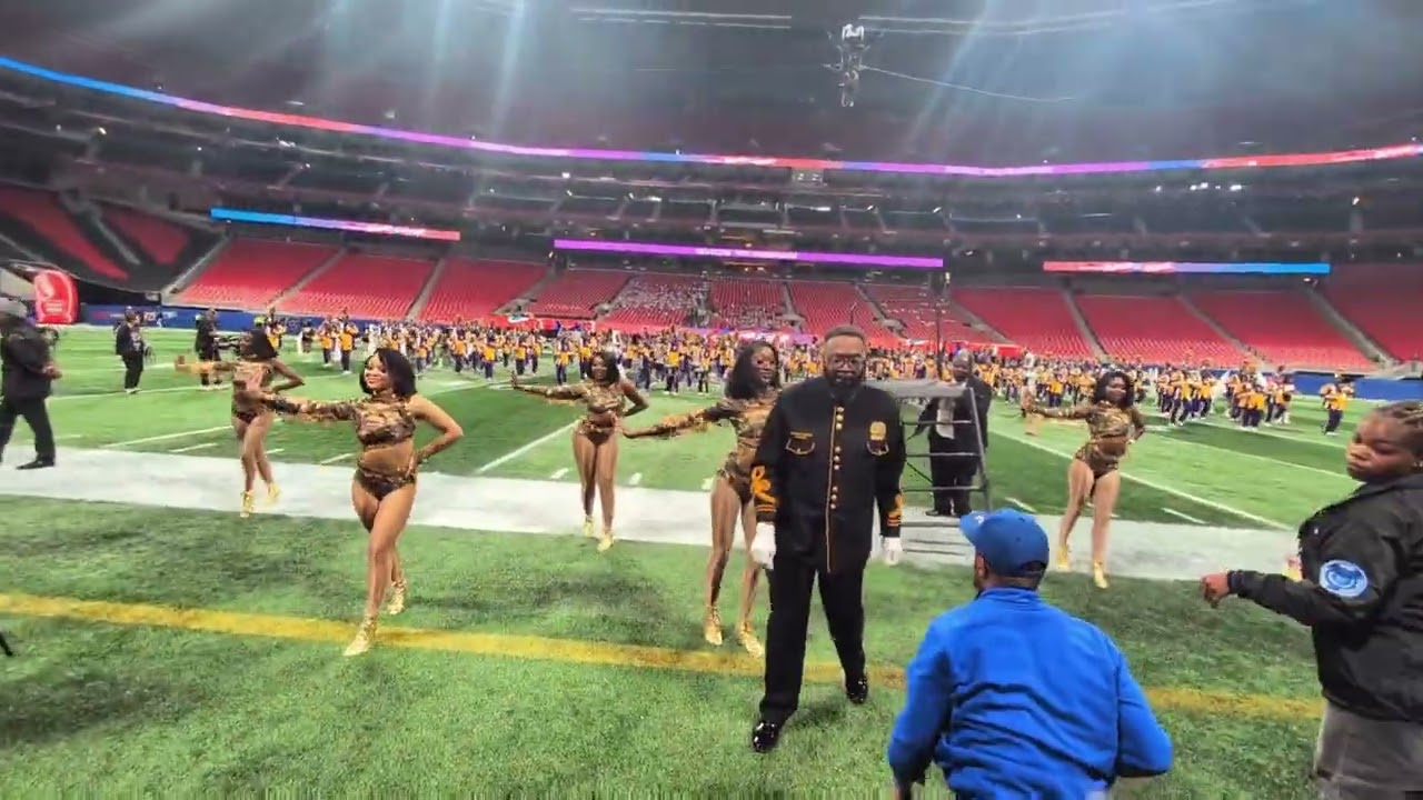 Heat / GOLDEN STARS / vs Fayetteville College / ESPN DIVISION II BAND of the YEAR CHAMPS