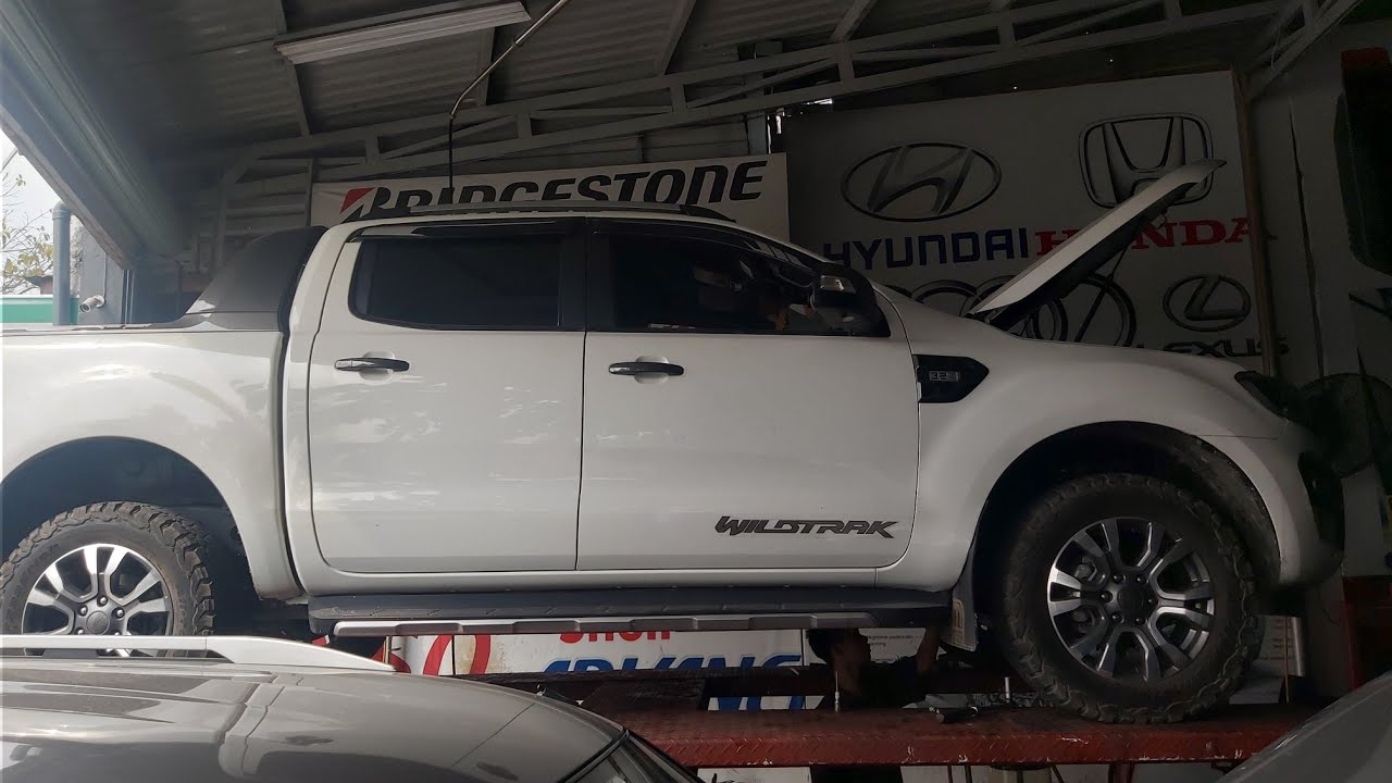 Ford Ranger Wildtrack thay dầu hộp số tự động - gara Cường Nguyễn