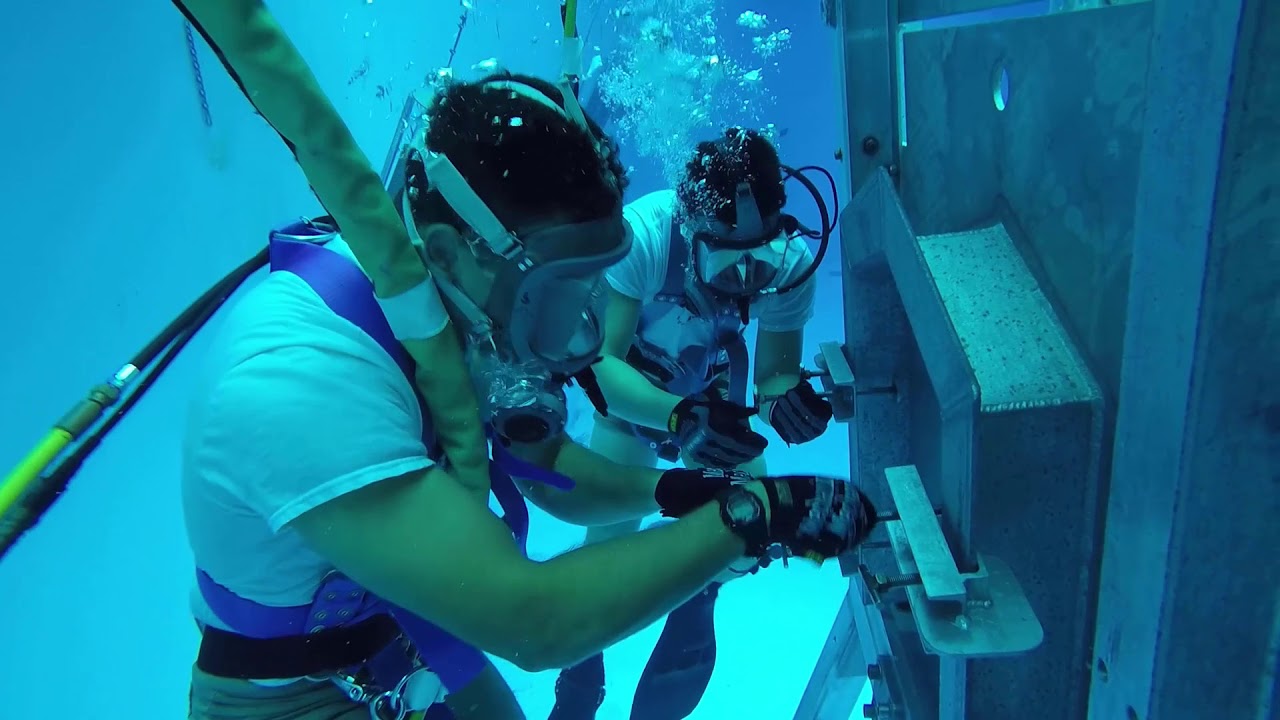 Navy Dive School Class 17-40-2C/DMT/CG