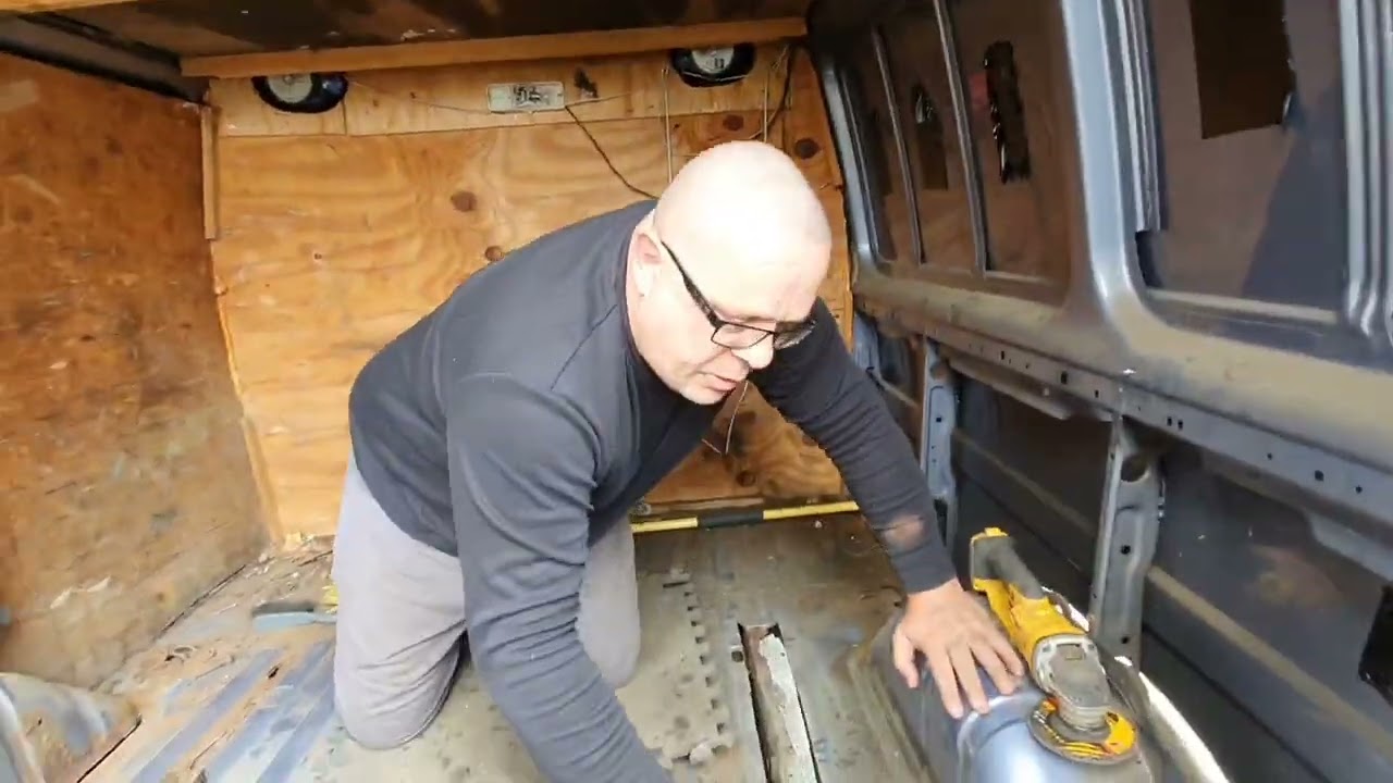 FORD TRANSIT MK5 LWB RESTORATION DAY 7 part 1