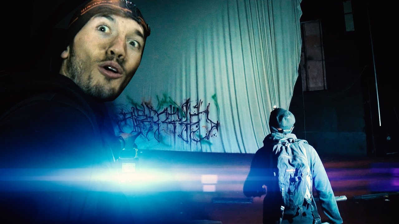 URBEX DANS UN CINÉMA ABANDONNÉ (4K)