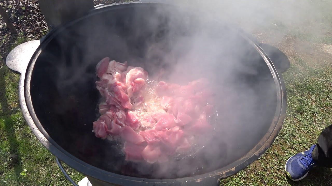 Рецепт. Вкусная капуста в казане. Капуста тушеная с мясом
